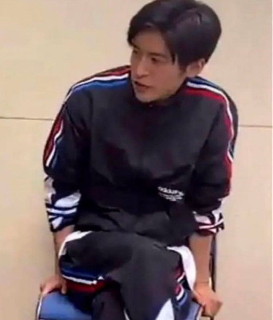 目黒蓮着用アディダス ナイロントラックジャケット セットアップ