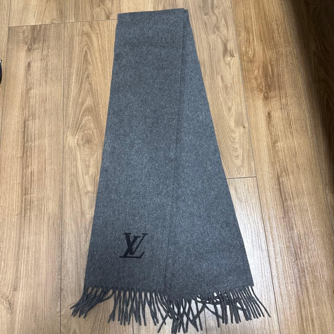 ルイヴィトン マフラー 黒　グレー