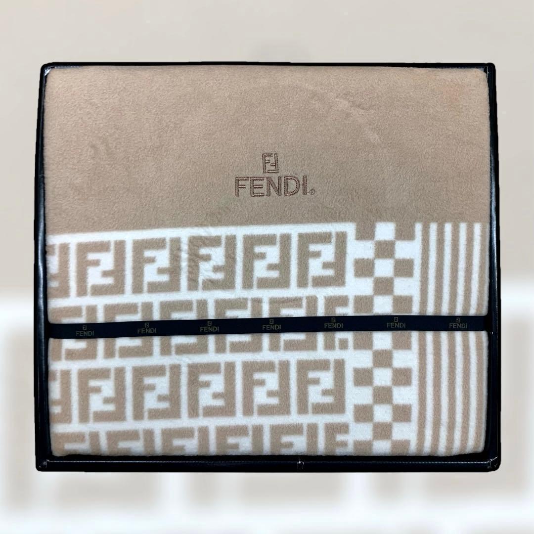 未使用 FENDI フェンディ 綿毛布 ベージュ 140×210 ロゴ FF