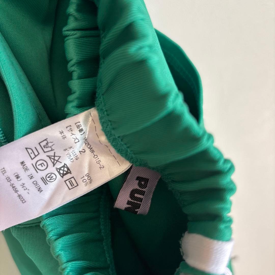 プニュズ　ジャージ上下サイズ2　赤色　緑色