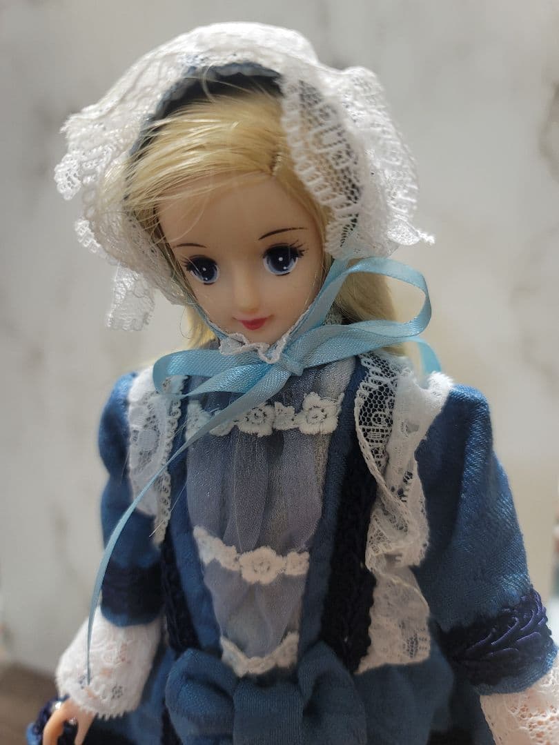 手作りドレスを着たジェニーフレンズ