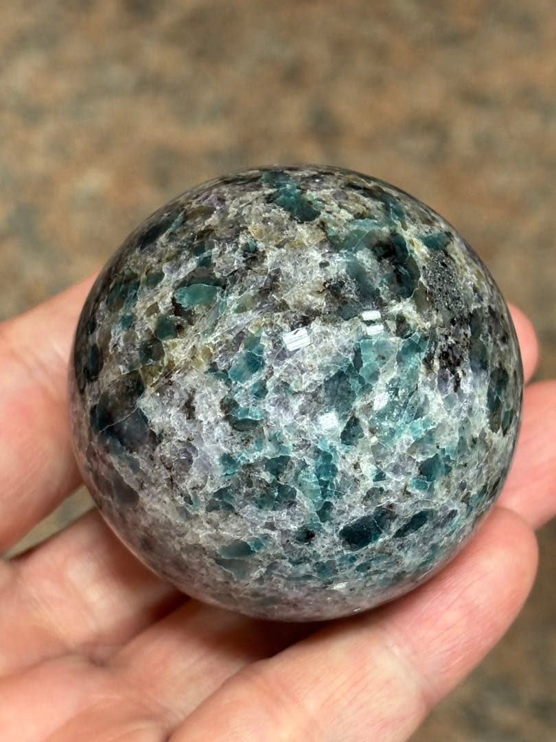 レアストーン　アイオライト&エメラルド&トルマリン&マイカ共生5.25cm