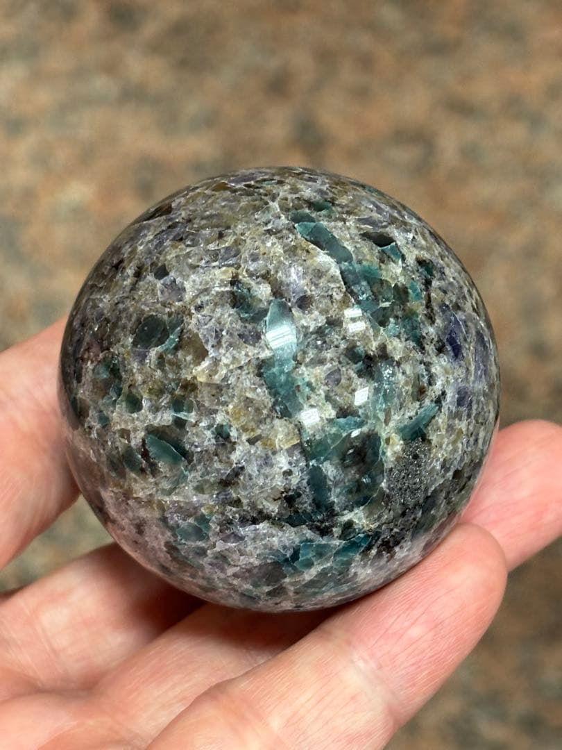 レアストーン　アイオライト&エメラルド&トルマリン&マイカ共生5.25cm