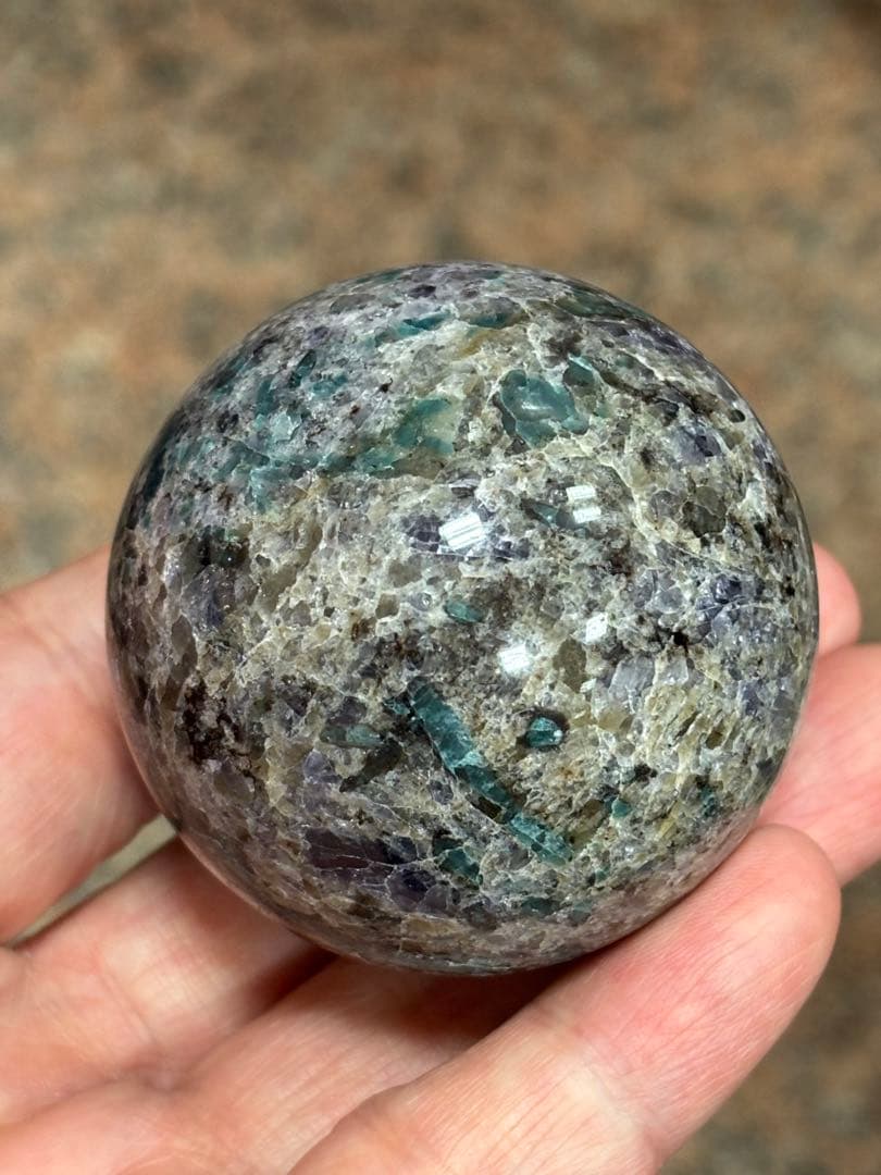 レアストーン　アイオライト&エメラルド&トルマリン&マイカ共生5.25cm