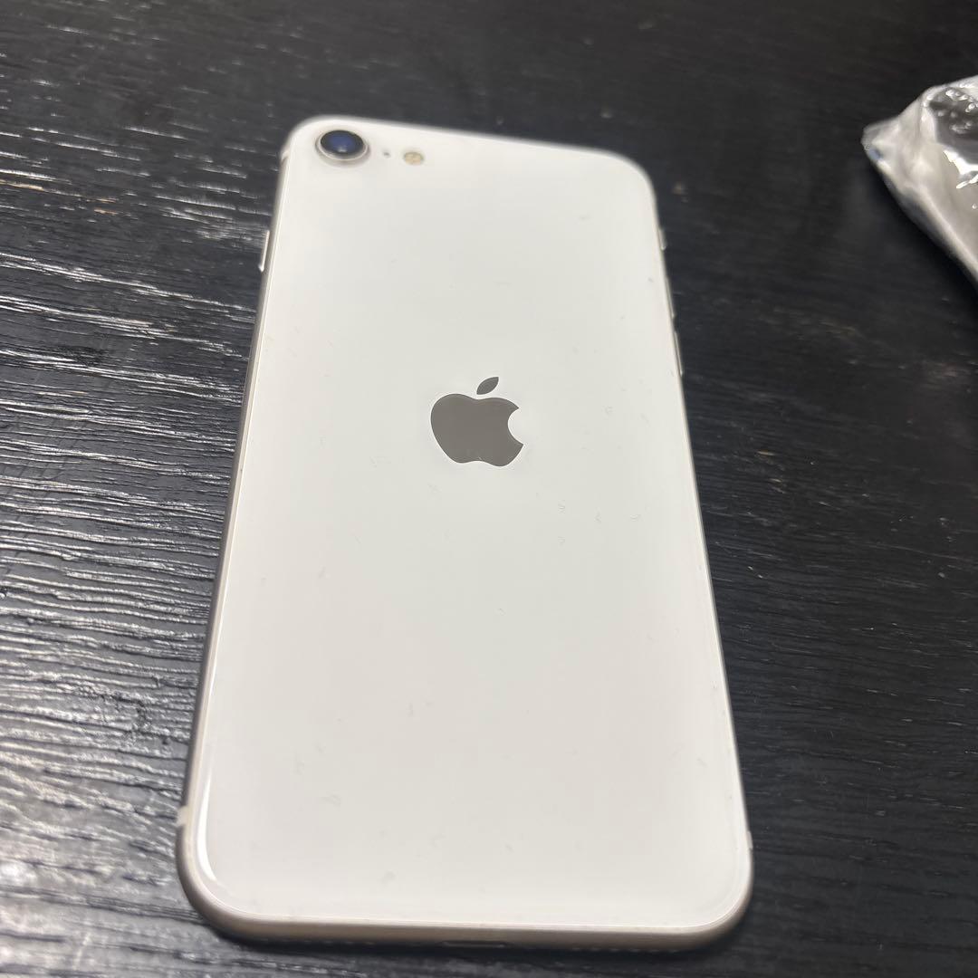 ゆ*】様 Apple iPhone SE 第二世代ホワイト 本体