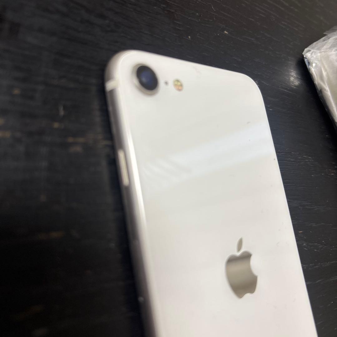 ゆ*】様 Apple iPhone SE 第二世代ホワイト 本体