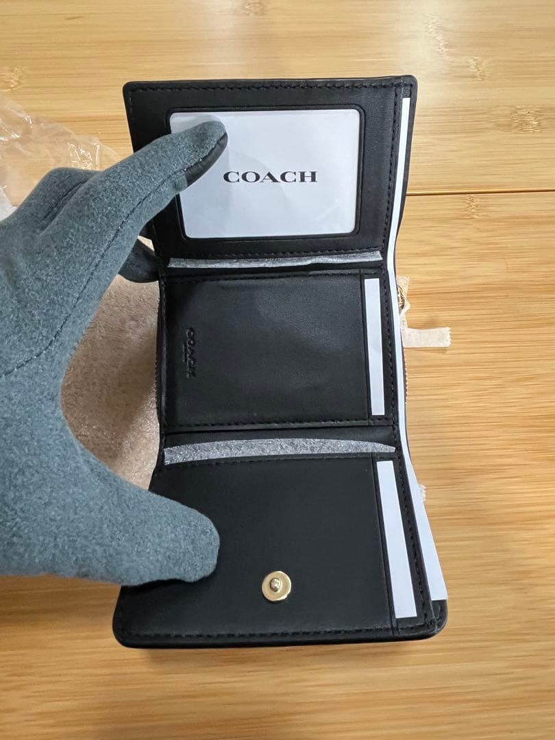 [新品未使用❤️】COACH（コーチ）折りたたみ財布／ケース付き
