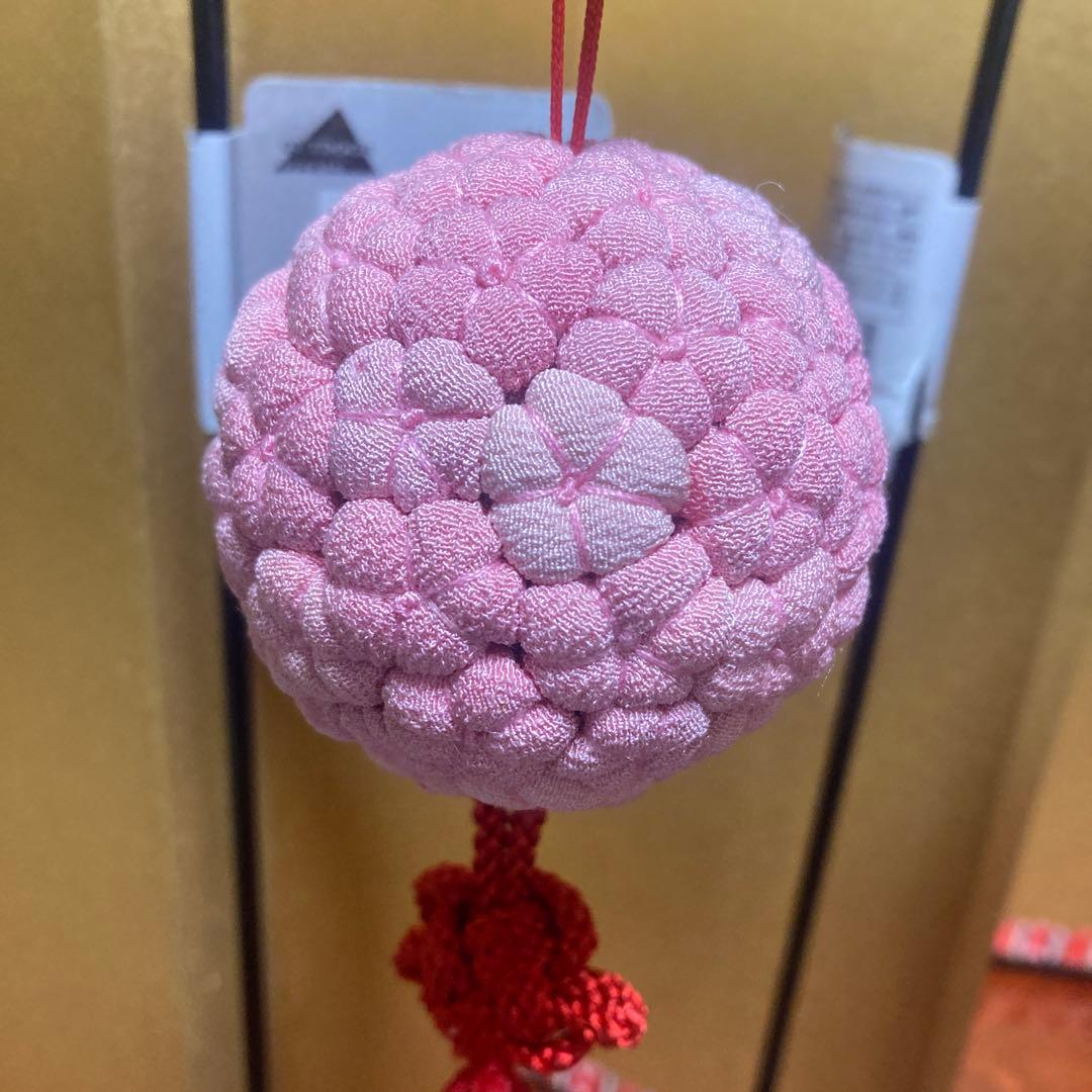 桃の花ふさ飾り　2対　縮緬細工 お雛様かざり　スタンド、お雛様は参考商品