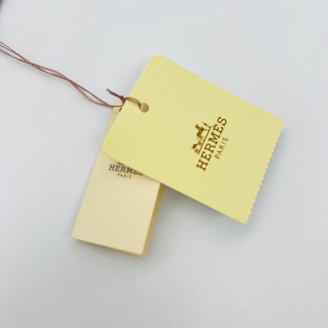 エルメス ツイリー　カレーシュ　ハチとボトル スカーフ レッド系 シルク