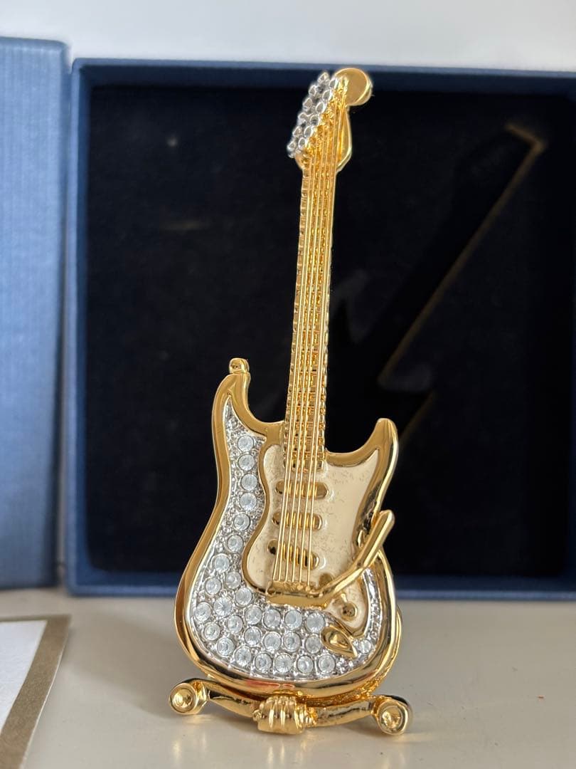 オリバーウェーバー　スワロフスキー　クリスタル　ギター　置物　芸術　オーストリア