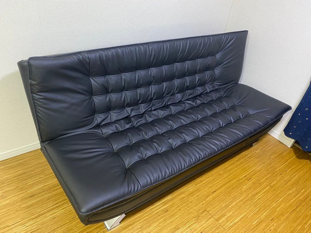 黒色ソファベッド