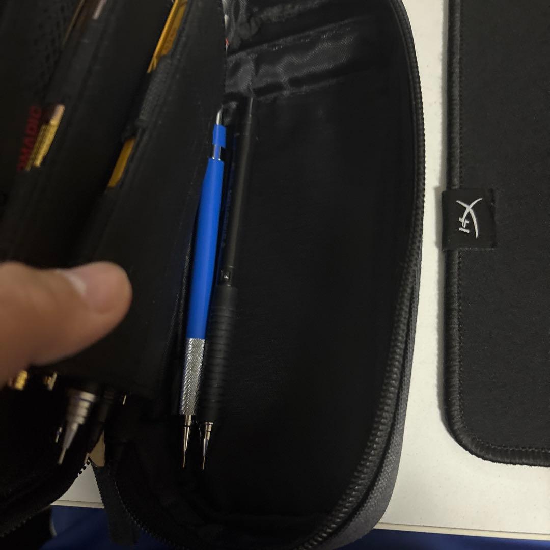 グレーのナイロンペンケース、バラ売りもしています