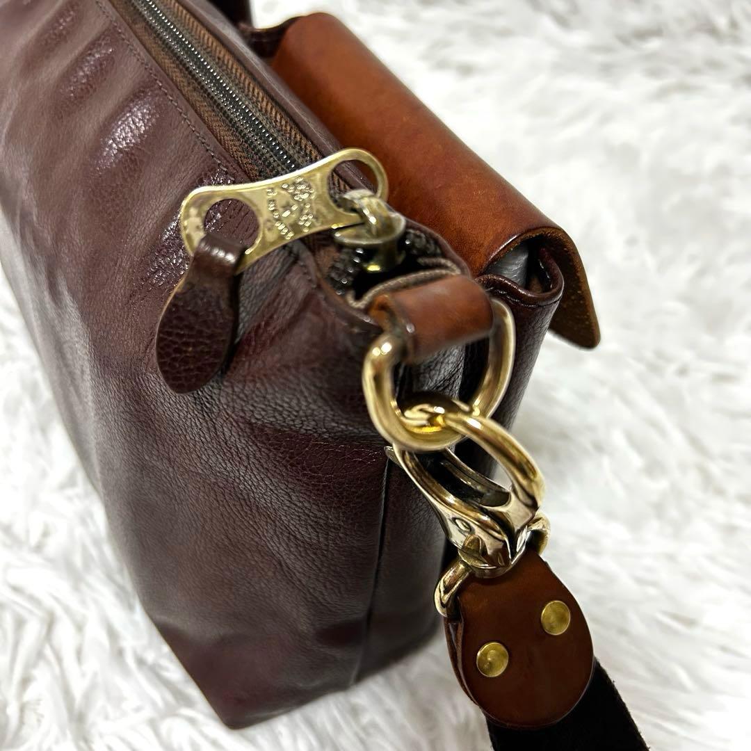 【イルビゾンテ】クロスボディバッグ ショルダーバッグ ウエストポーチ 3WAY