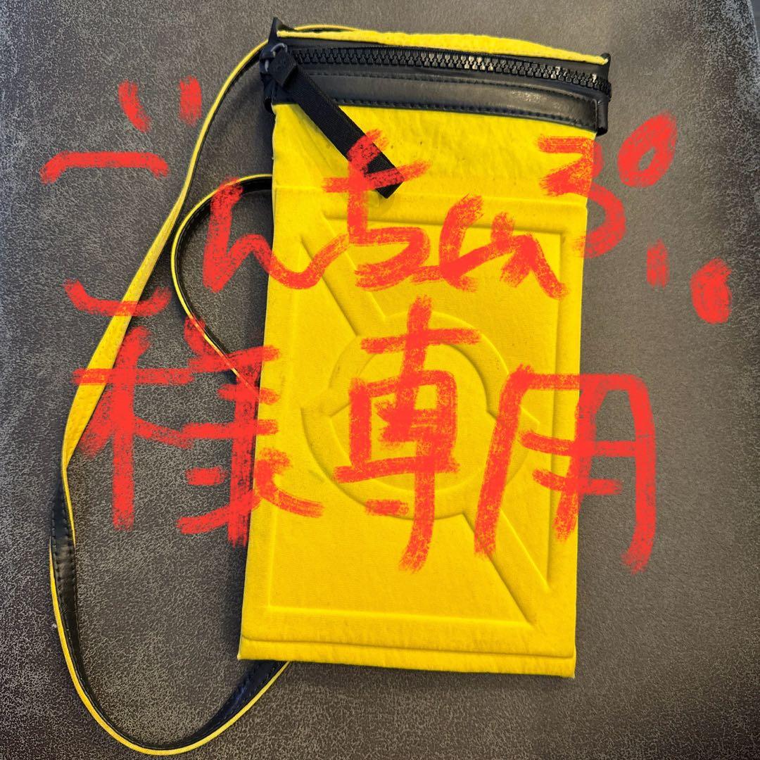 モンクレールサコッシュ　ごんちゃぷ。