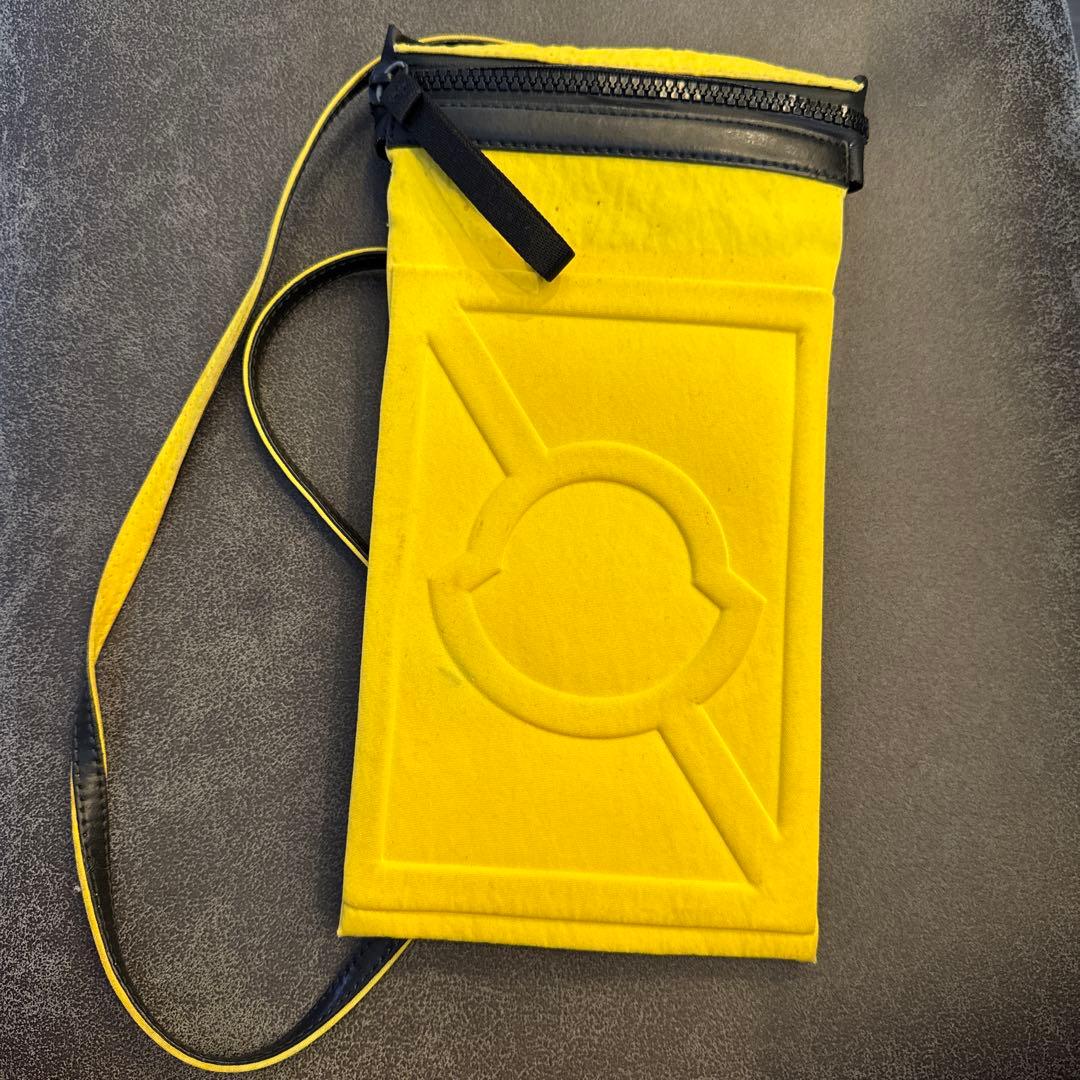 モンクレールサコッシュ　ごんちゃぷ。