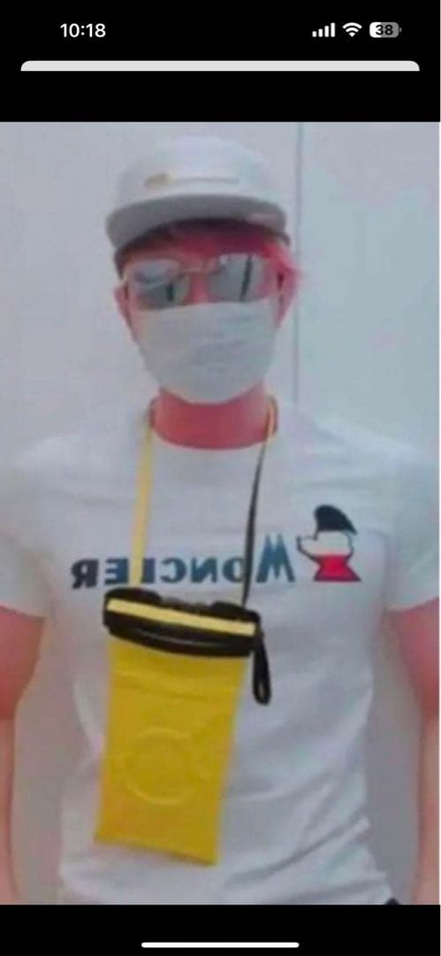 モンクレールサコッシュ　ごんちゃぷ。