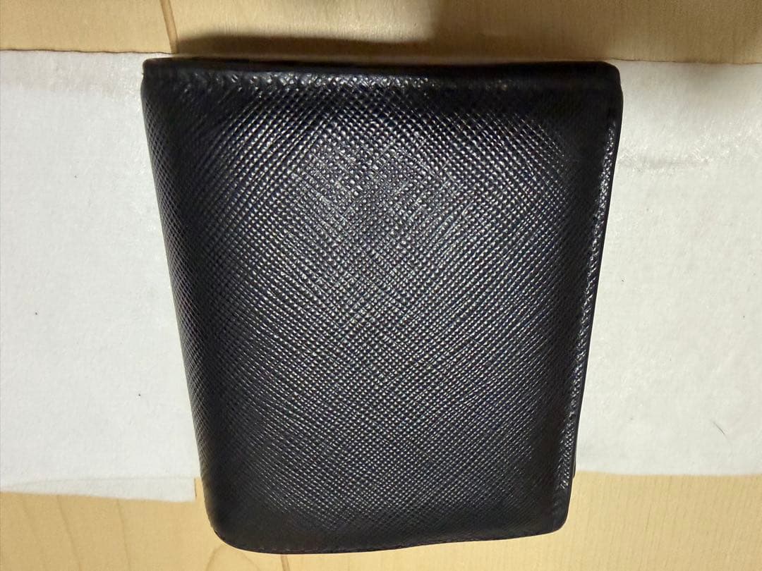 【美品】プラダ 二つ折り財布 サフィアーノ
