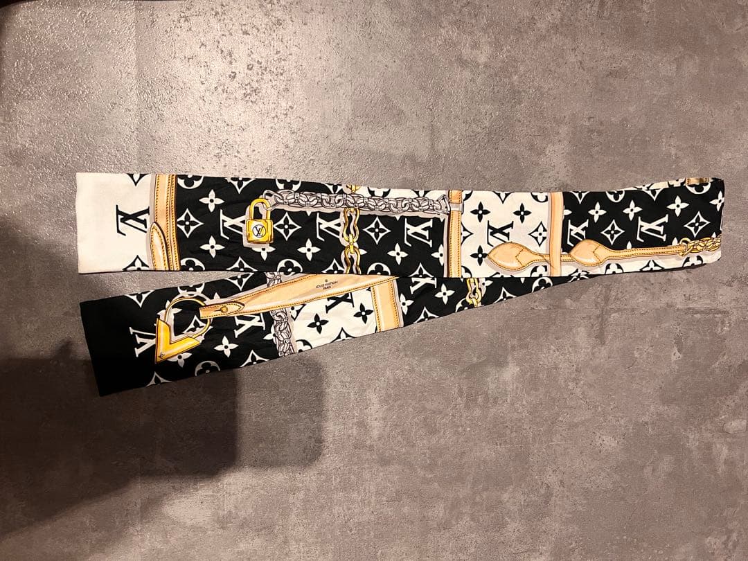 ぴちゃんLouis Vuitton スカーフ モノグラム