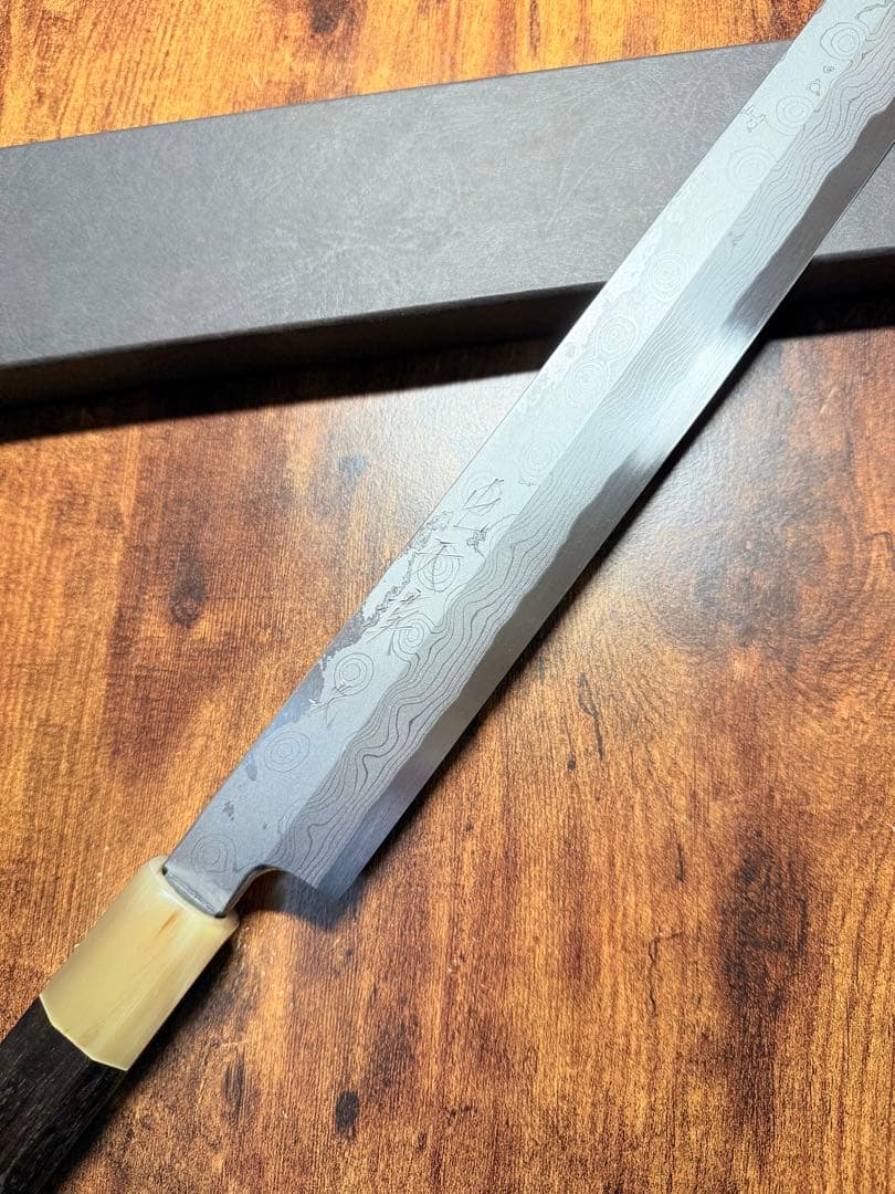 【堺打刃物】森本光一作　刺身 先丸　青ニ鋼 墨流し　　尺三寸　黒檀八角白水牛柄