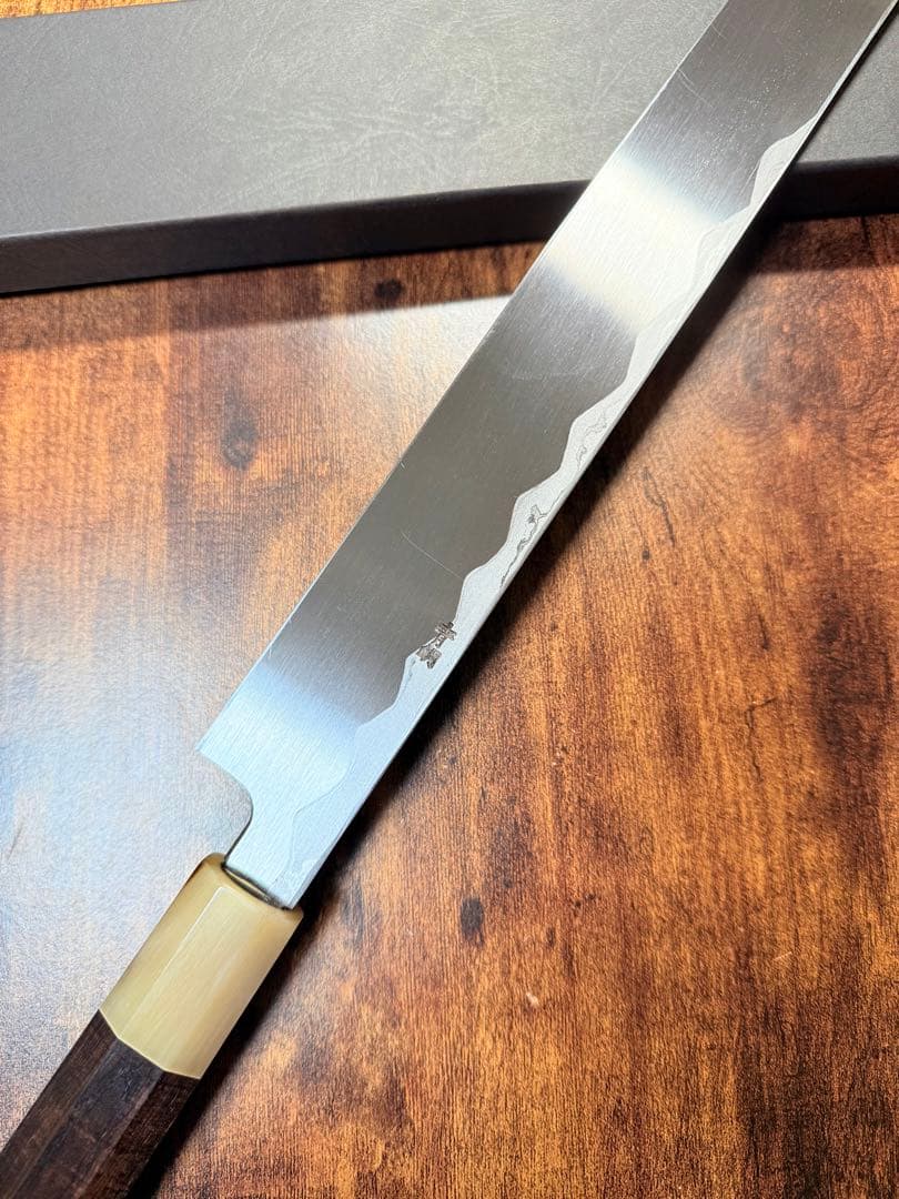 【堺打刃物】森本光一作　刺身 先丸　青ニ鋼 墨流し　　尺三寸　黒檀八角白水牛柄