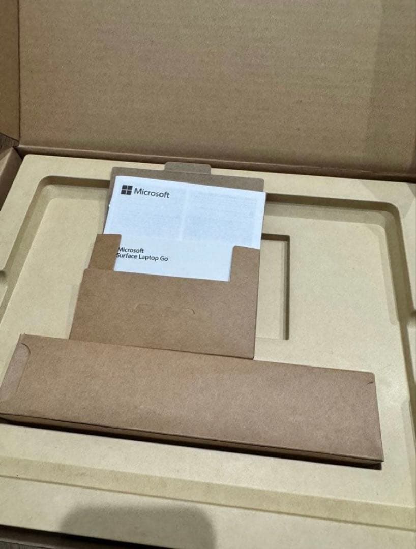 即購入可！Microsoft Surface Laptop Go i5 64GB