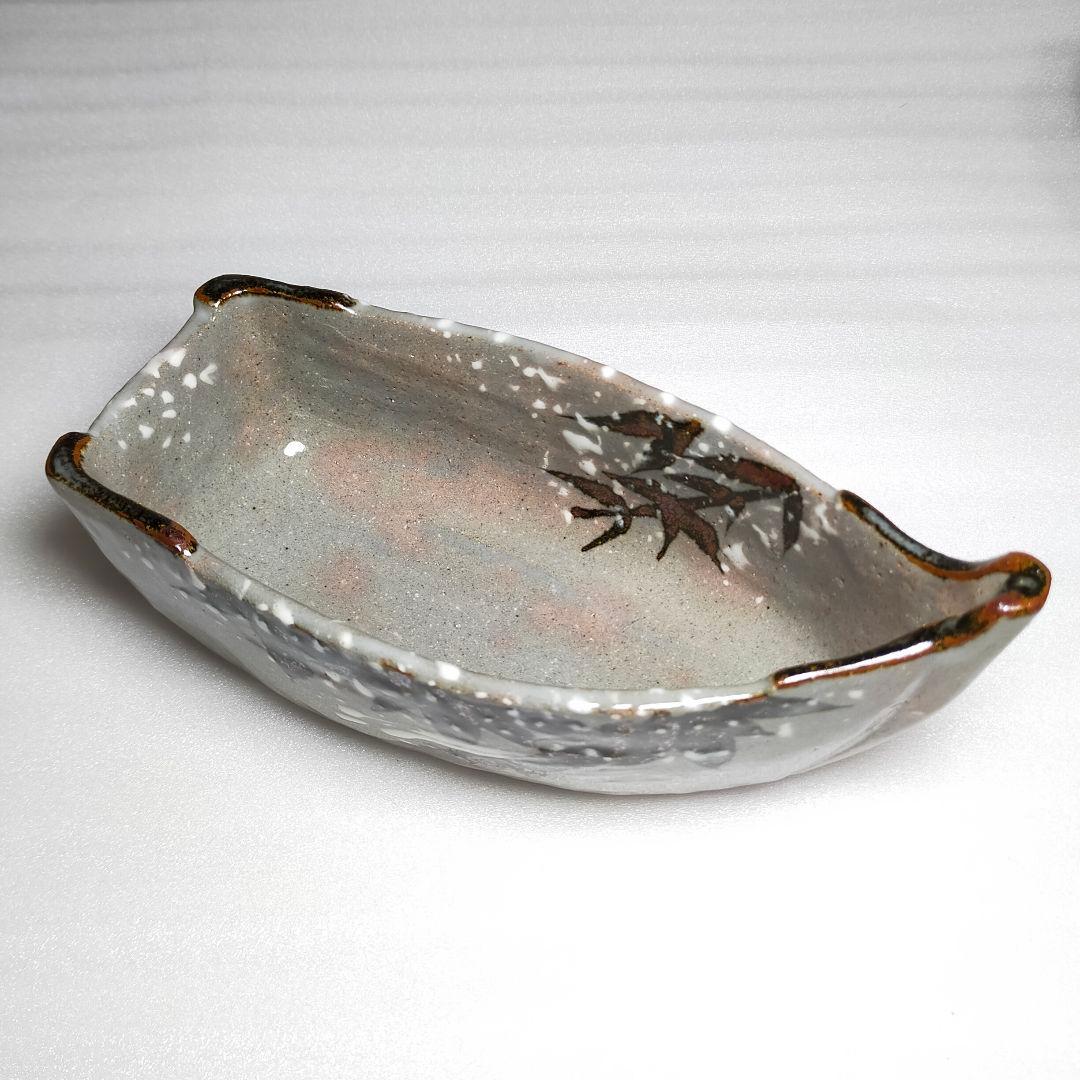 舟形鉢　銹絵雪笹文　乾山雪笹写し