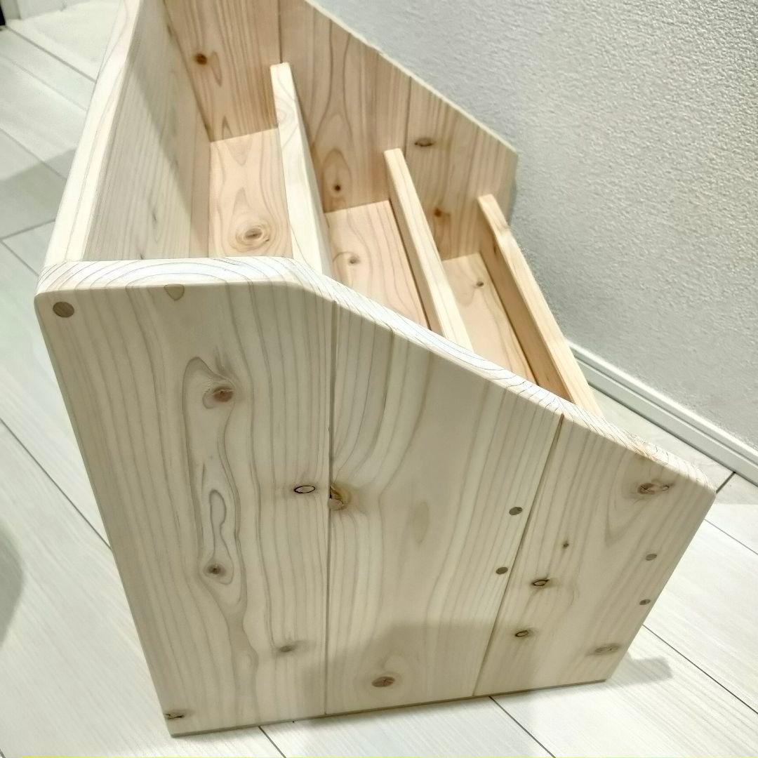 【ハンドメイド知育家具】モンテッソーリ式 絵本／天然ひのき材使用／出産祝いにも