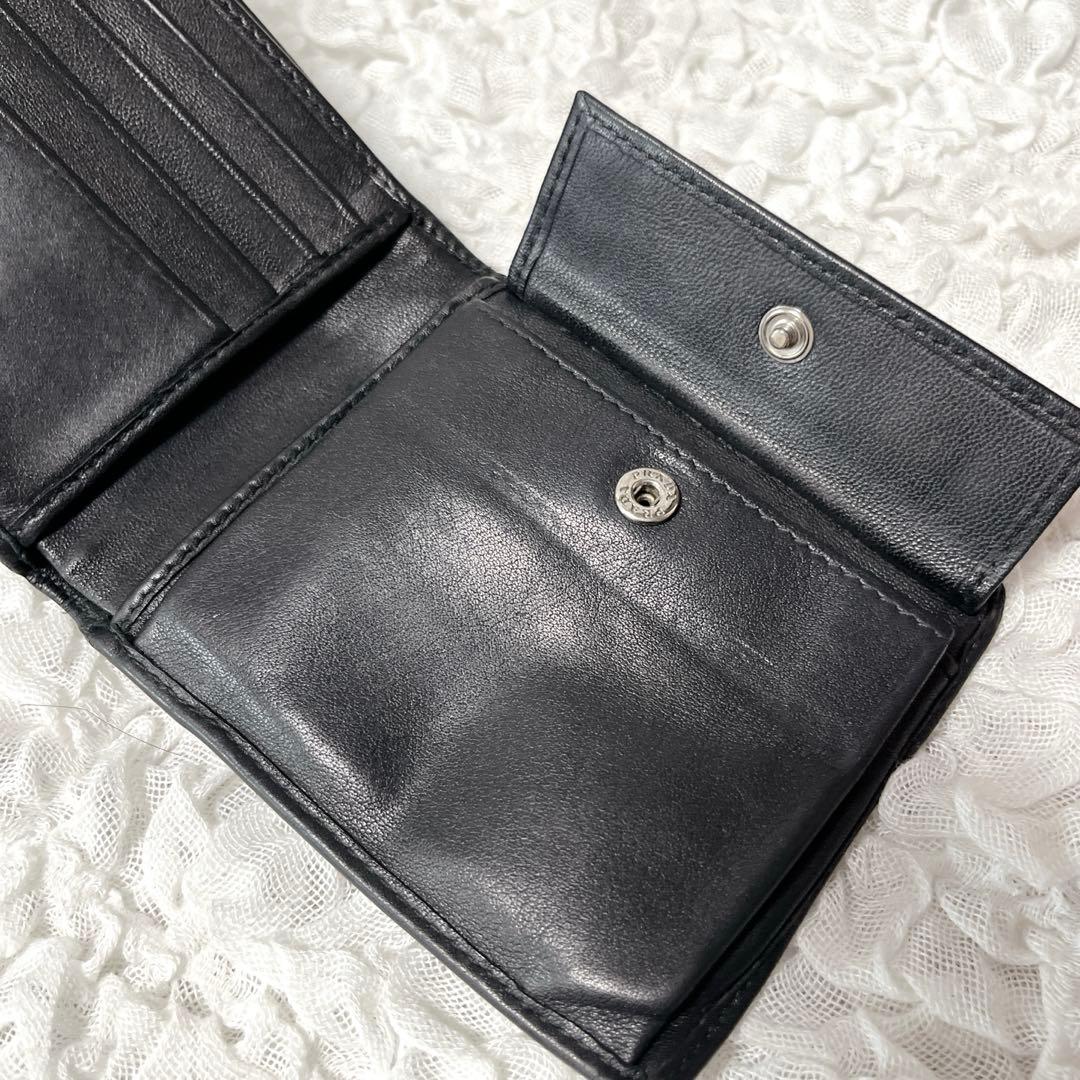 PRADA 黒 二つ折り財布 レザー　プラダ　コンパクト　ウォレット　小銭入れ付
