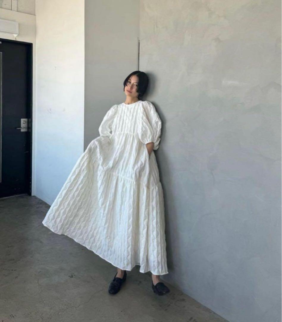 ホワイト バックオープン ロングドレス