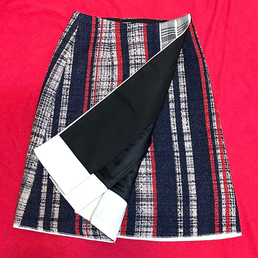 膝丈　プラダ　ツイード生地　チェック　巻き スカート　プリーツ　ウール　赤 紺