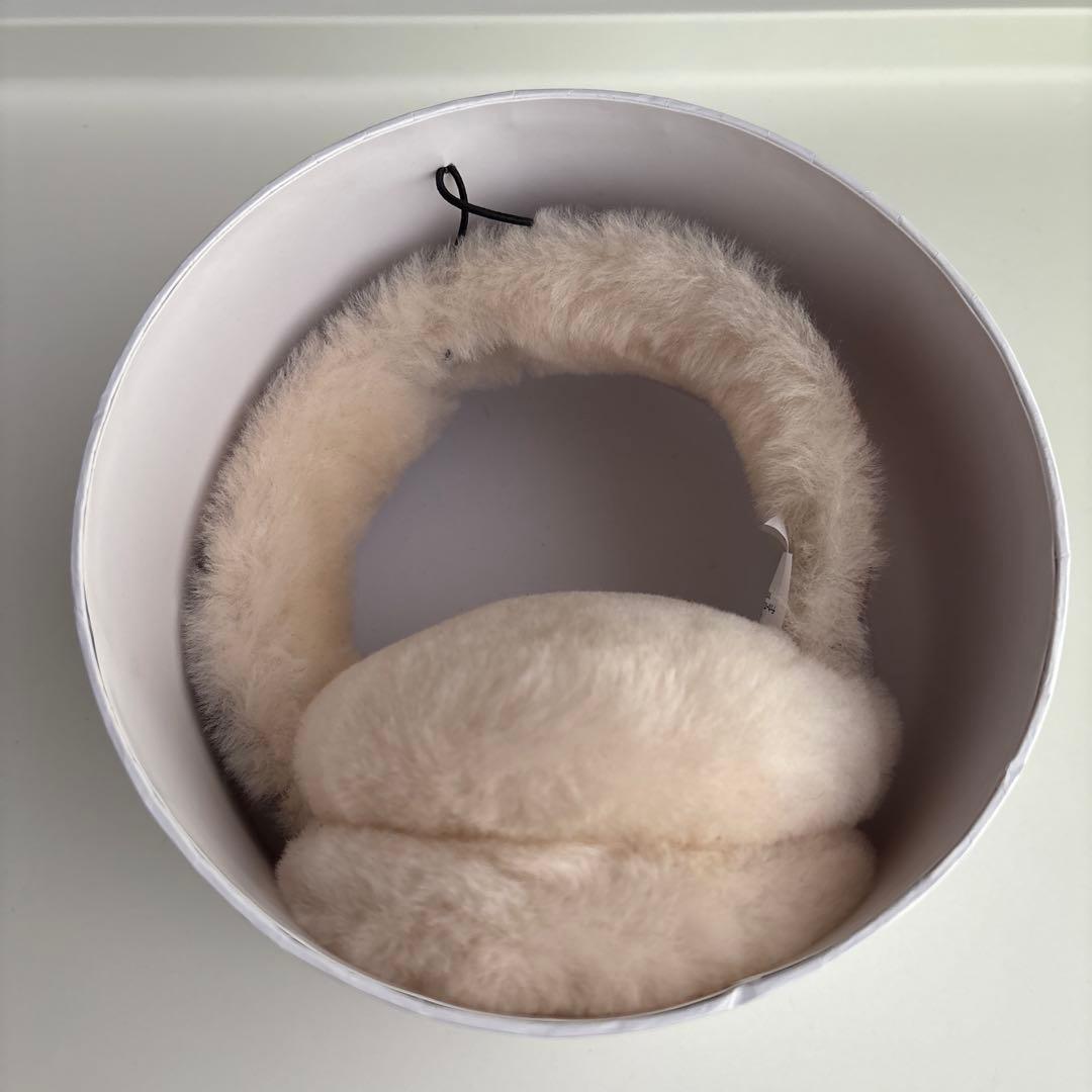 【国内正規品】UGG Sheepskin Embroidery Earmuff