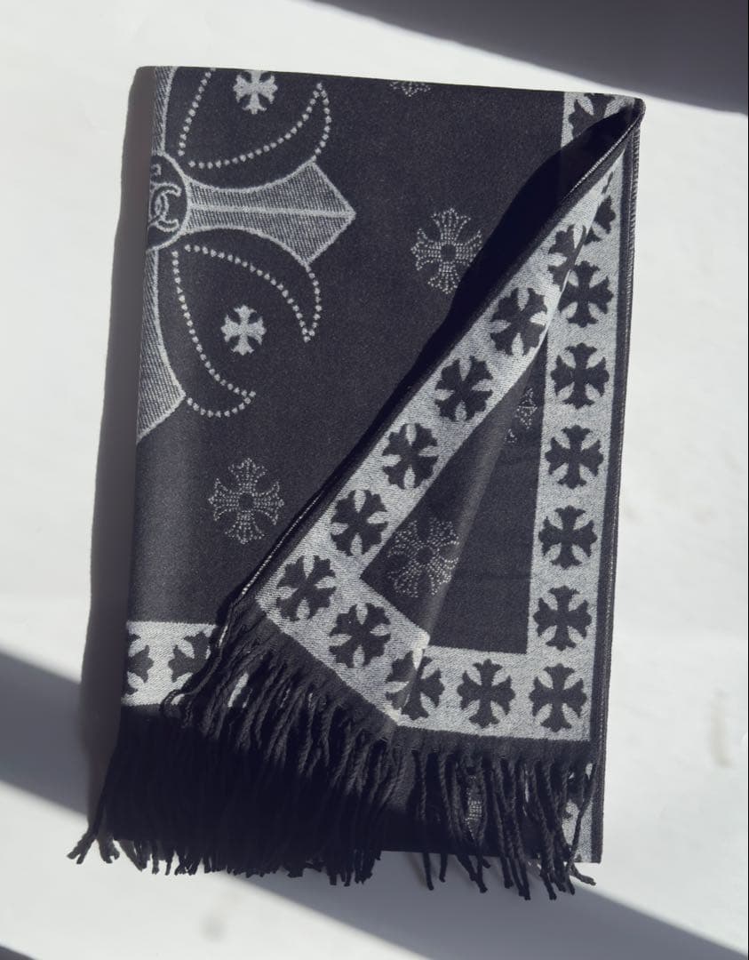 りょう新品未使用クロムハーツ柄クロスchクロス大判カミシアストールマフラー