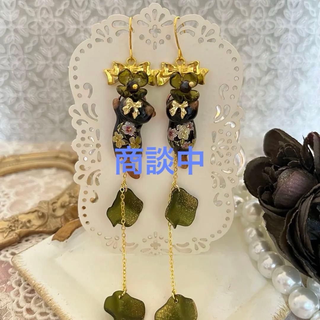 ฅ❤️ ねこ　猫　レジン　花　花びら　ピアス　イヤリング　ハンドメイド