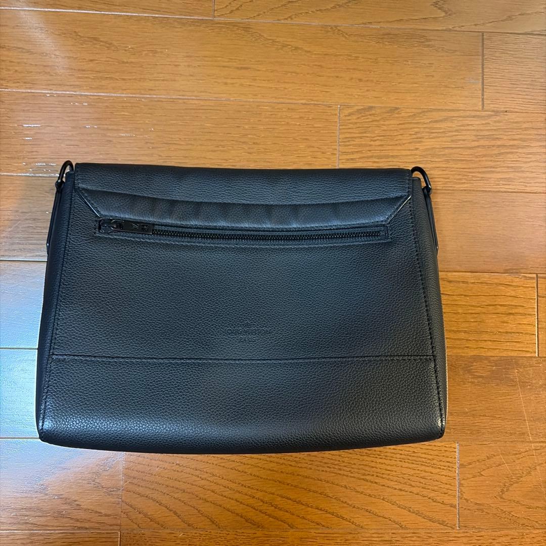 Louis Vuitton テイクオフメッセンジャーバッグ