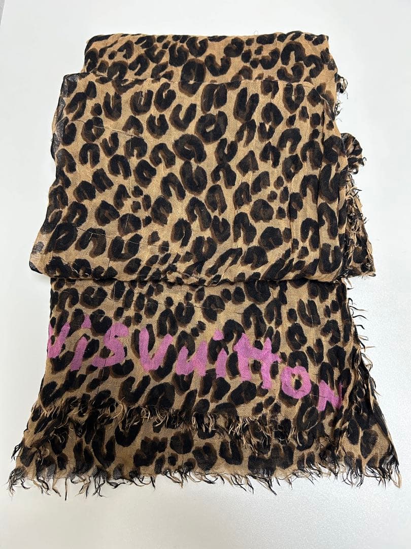 本物　美品　LOUIS VUITTON ルイヴィトン　レオパード柄ストール