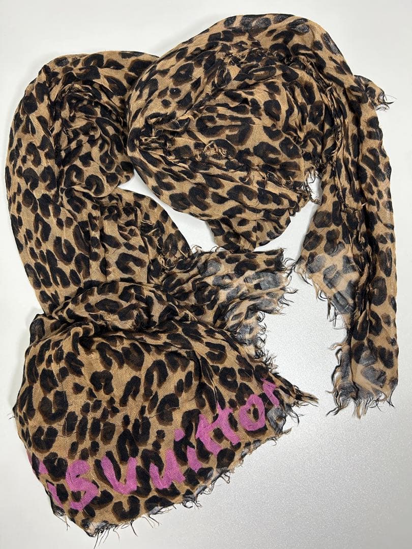 本物　美品　LOUIS VUITTON ルイヴィトン　レオパード柄ストール