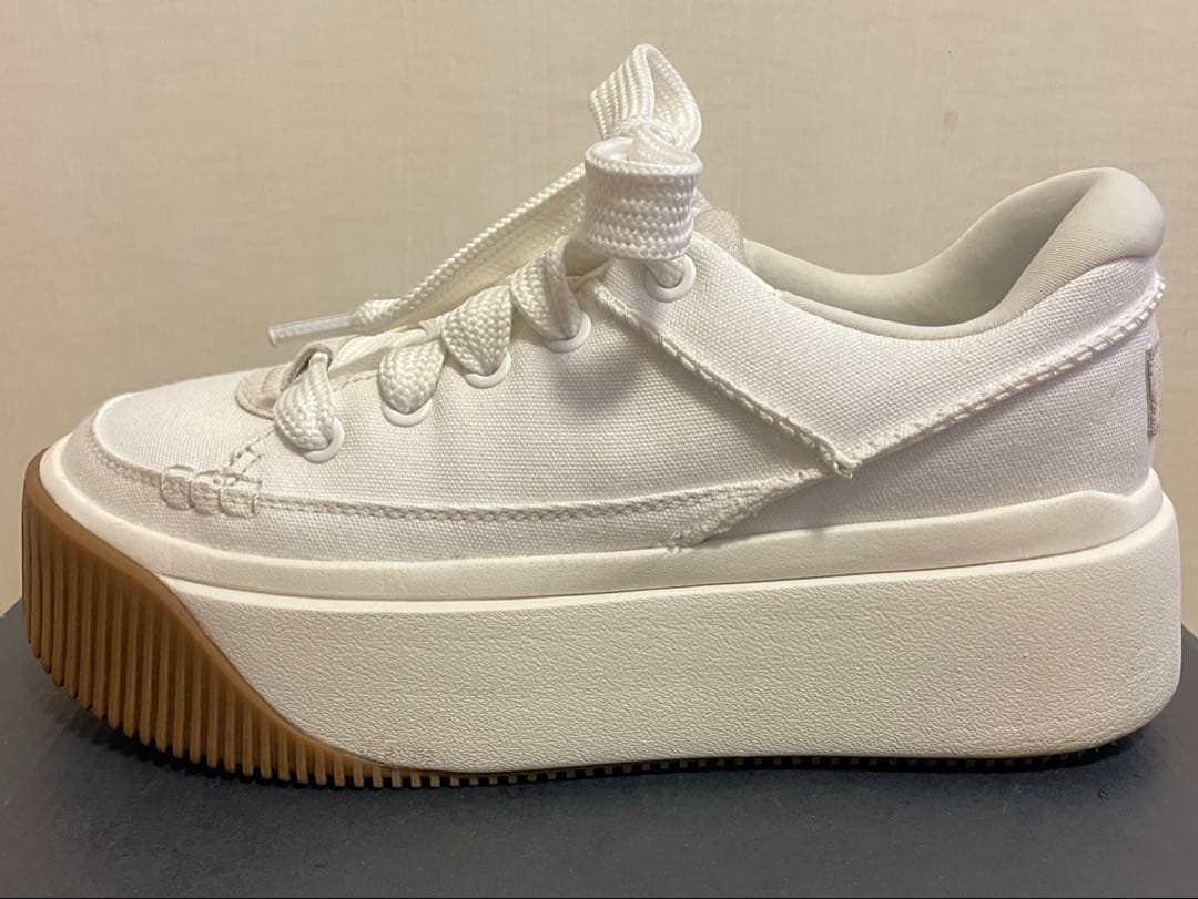 UGG スニーカー　EZ-Duzzit