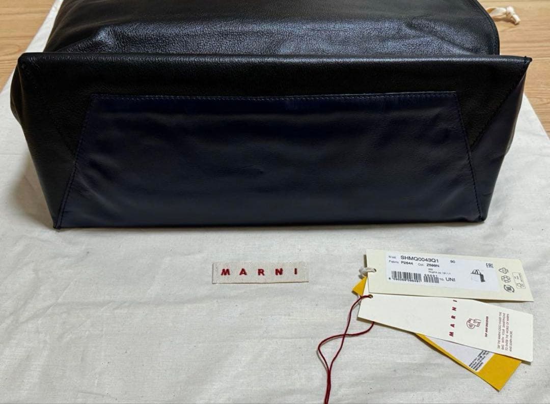 美品 MARNI MUSEO SOFT BAG NAVY×BLACK トート