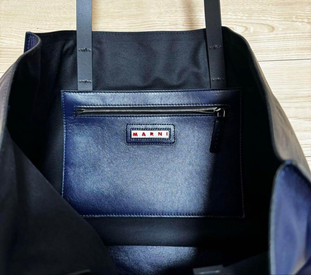 美品 MARNI MUSEO SOFT BAG NAVY×BLACK トート