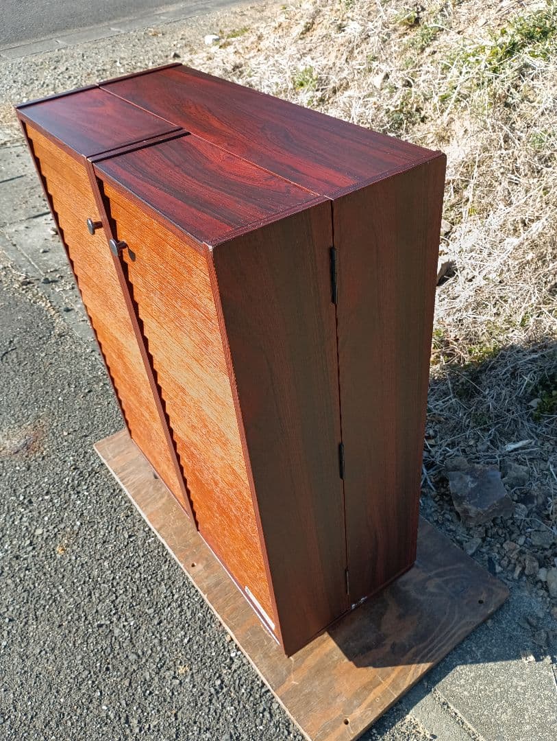 非売品　ヴィンテージ　収納ラック　棚　FUJI VHS ビデオテープ　１００本