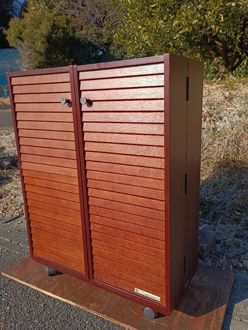 非売品　ヴィンテージ　収納ラック　棚　FUJI VHS ビデオテープ　１００本