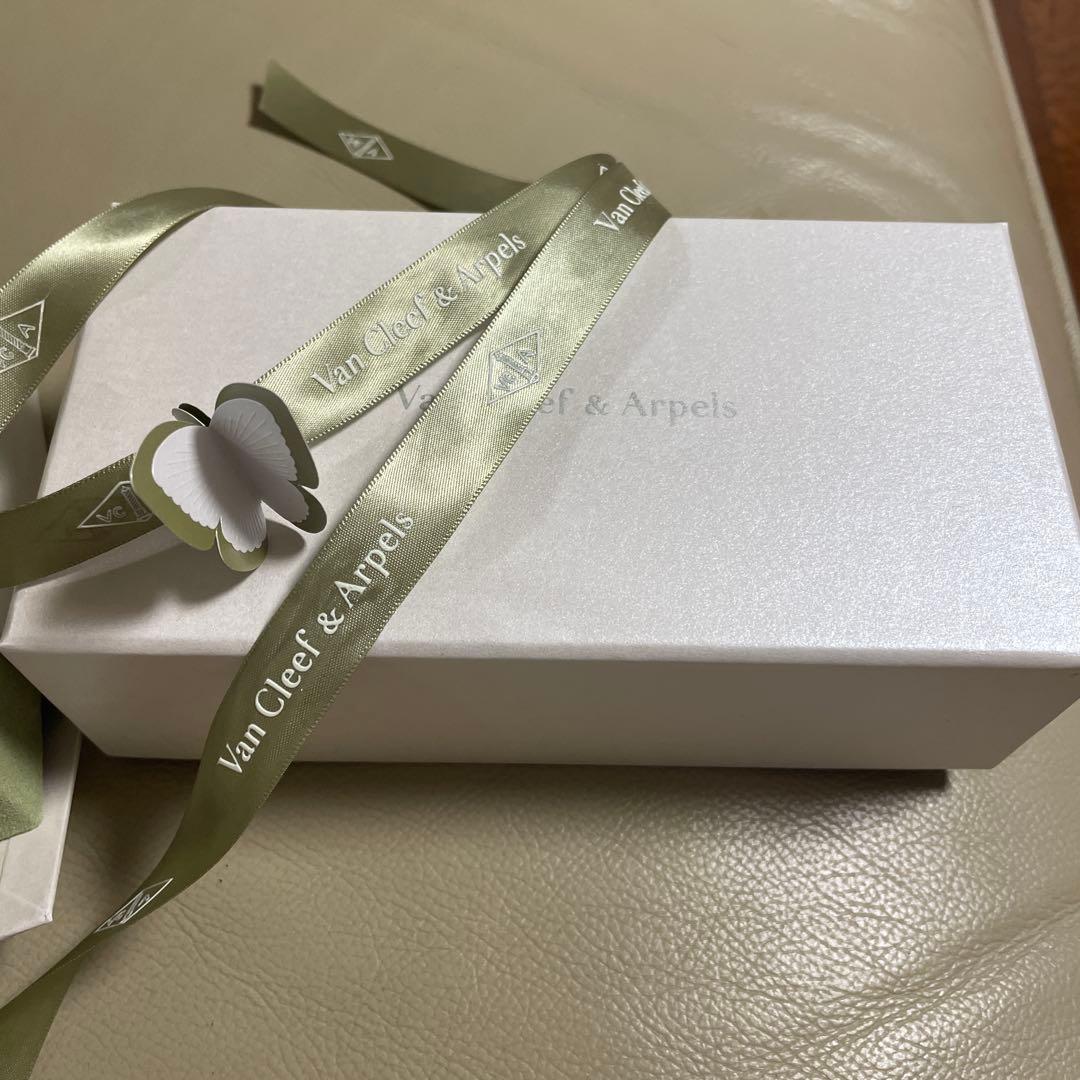 ヴァンクリーフ＆アーペル　空箱　ギフトボックス ジュエリーケース ブレスレット用