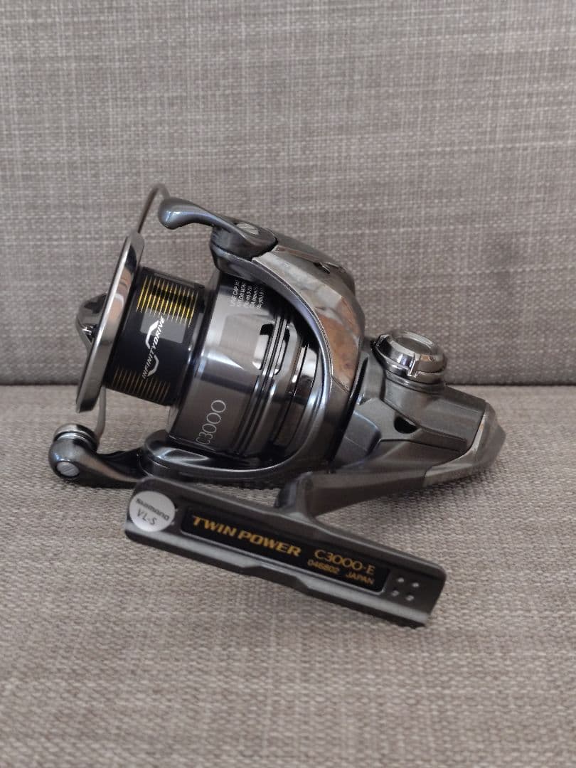 新品 シマノ SHIMANO スピニングリール 24 ツインパワー C3000