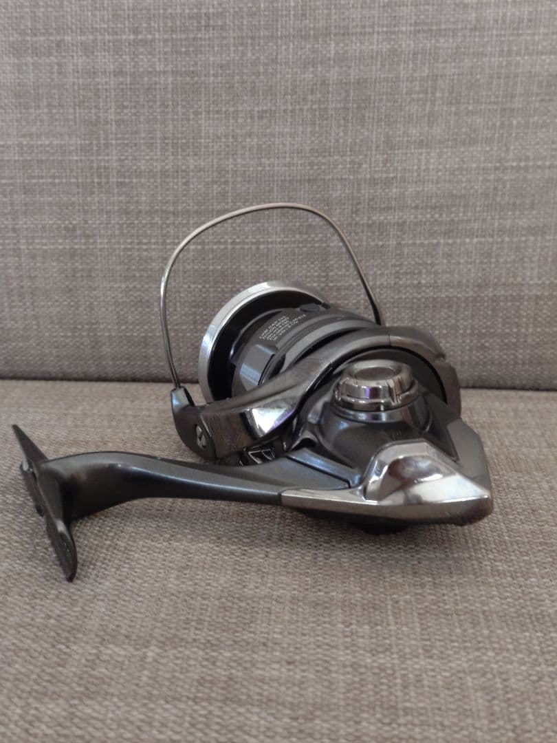 新品 シマノ SHIMANO スピニングリール 24 ツインパワー C3000