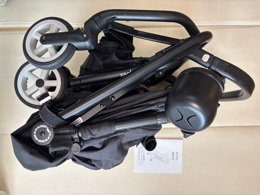 サイベックス イージーS 　 EEZY S cybex 　ベビーカーブラック