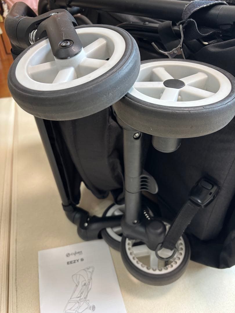 サイベックス イージーS 　 EEZY S cybex 　ベビーカーブラック