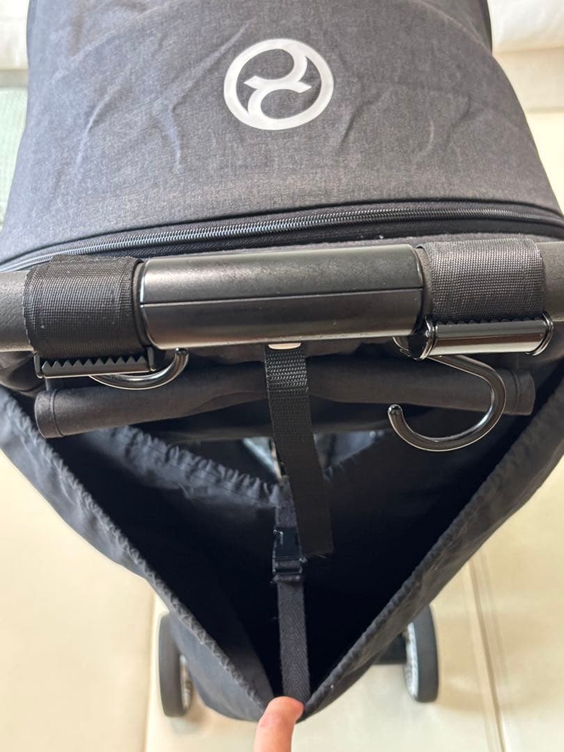 サイベックス イージーS 　 EEZY S cybex 　ベビーカーブラック