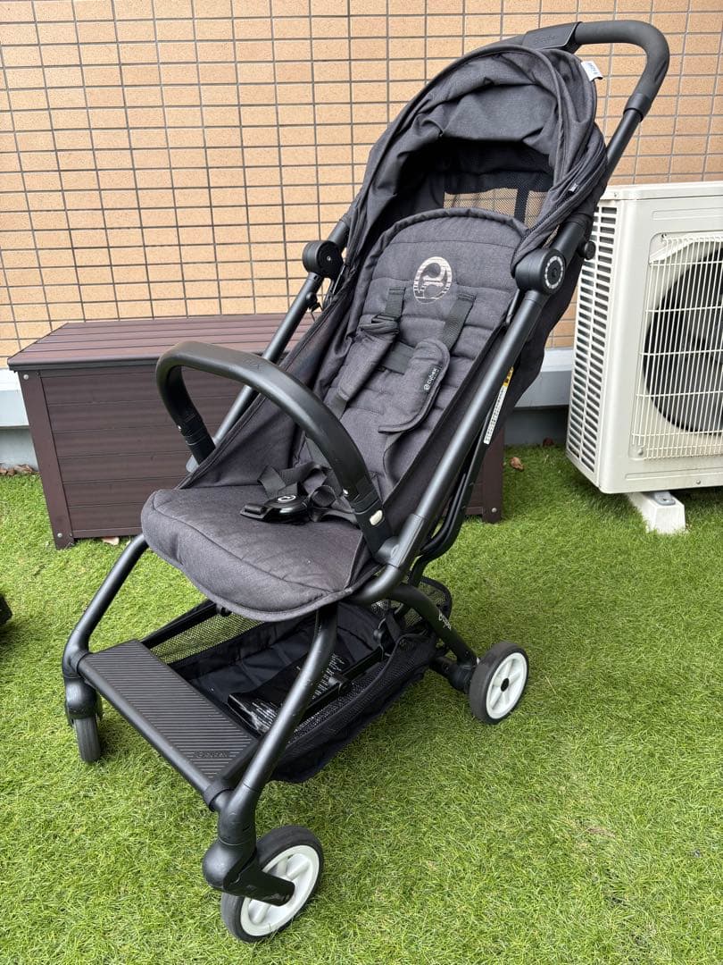 サイベックス イージーS 　 EEZY S cybex 　ベビーカーブラック