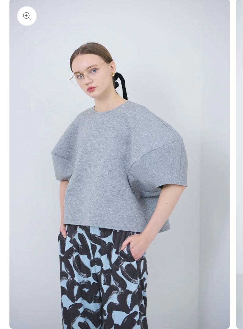 新品　liten Sculpture form pullover