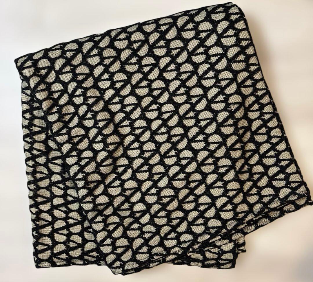 VALENTINO Vロゴ 総柄 大判 毛布 ブランケット